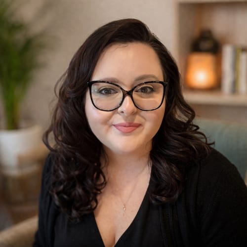 Headshot of Amber Rodriguez-Young, LCSW
