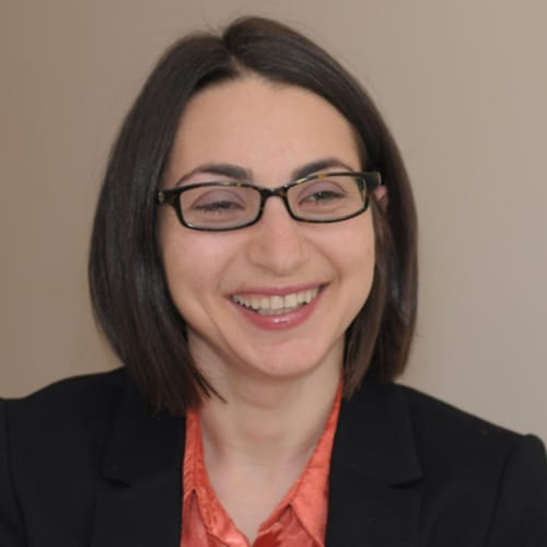 Headshot of Claire Arzon, LCSW