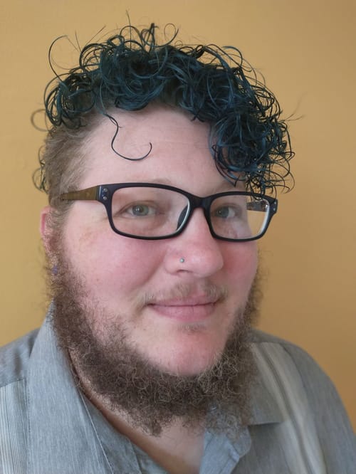 Headshot of Simon Anderson Schelling, LCSW