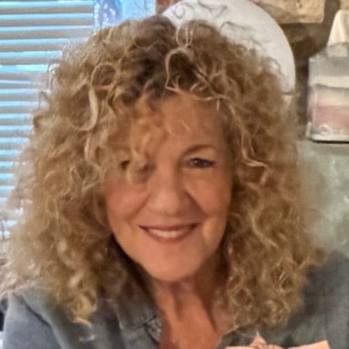 Headshot of Linda Posner, LCSW