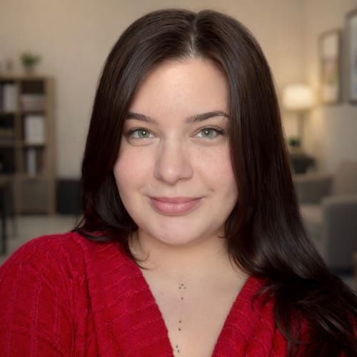 Headshot of Victoria Dellaratta, LPC