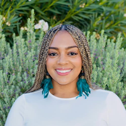 Headshot of Shawnae Mack, LCSW