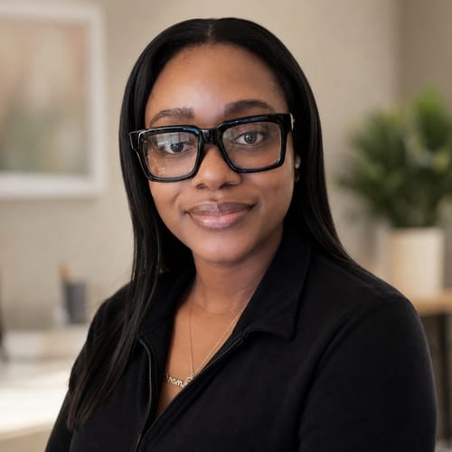 Headshot of Simone Langston, LCSW
