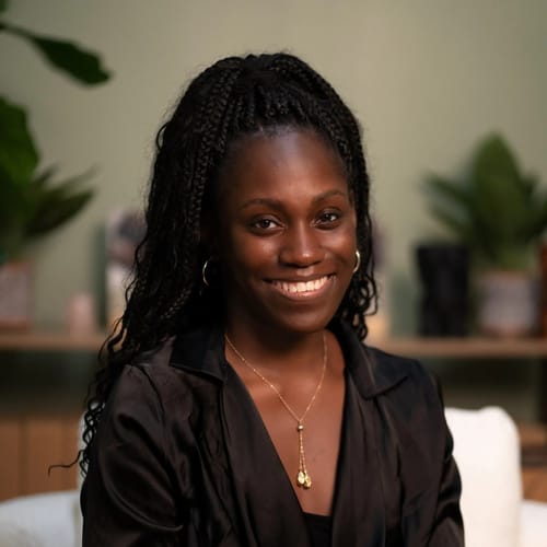 Headshot of Elizabeth Adedokun, LMFT