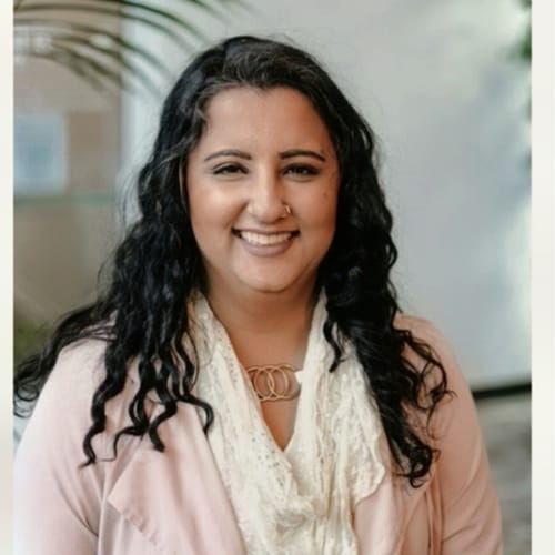 Headshot of Kesar Hernandez, LMFT