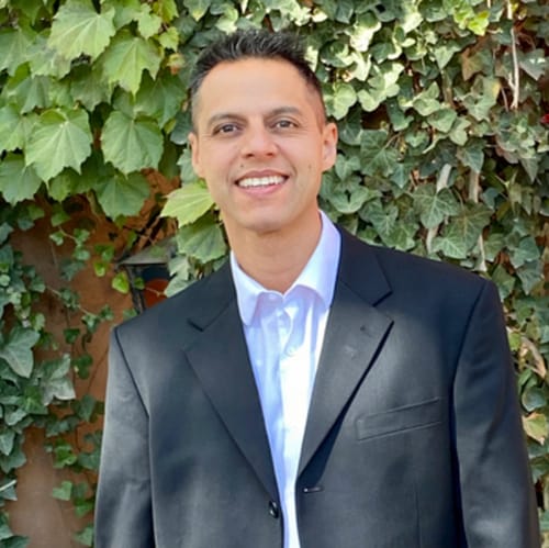 Headshot of Rudy Acuna, LPC