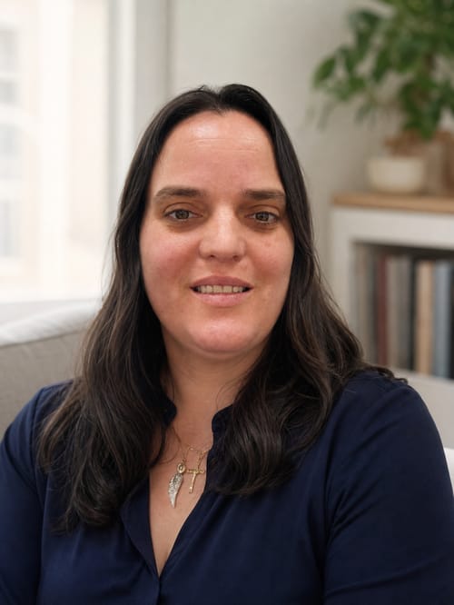 Headshot of Annette Roldan, LCSW