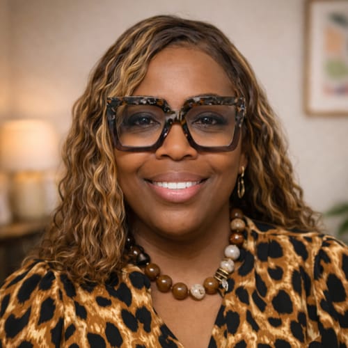 Headshot of Tracy Deal, LCSW
