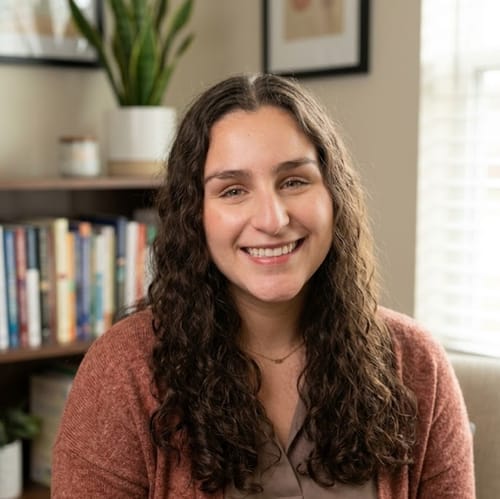 Headshot of Crystal Espinoza, LMFT