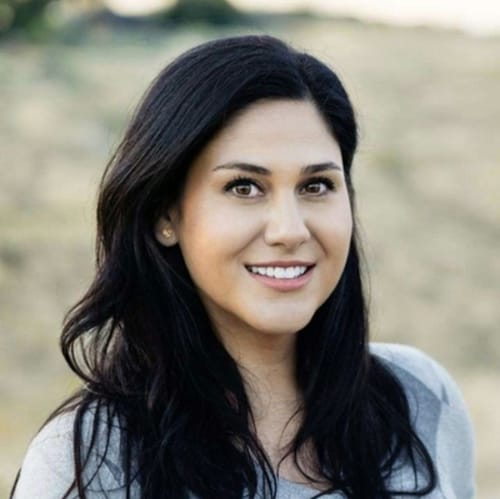 Headshot of Jennifer Logan, LMFT