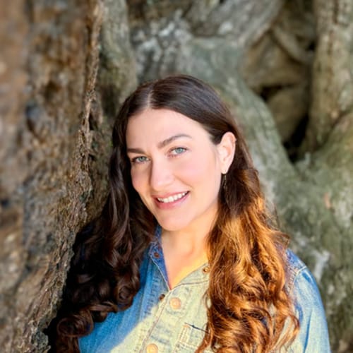 Headshot of Ashia Jordana, LICSW