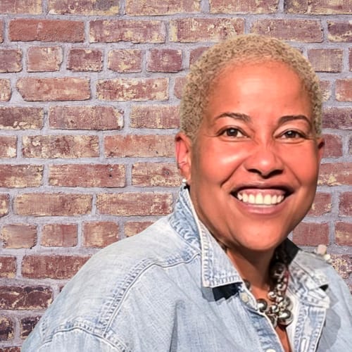 Headshot of Alesia Alexander, LCSW