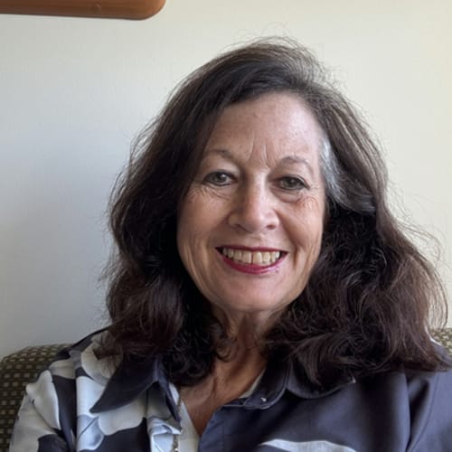 Headshot of Sydney Davidson, LCSW