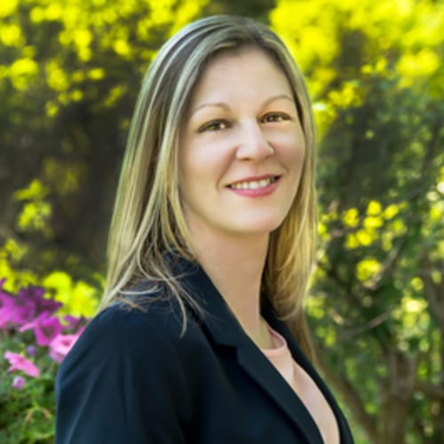 Headshot of Traci Neary, LMFT