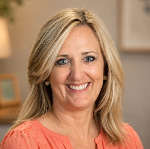 Headshot of Julie Curry, LPC
