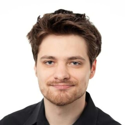 Headshot of Theo Eiben, LMHC