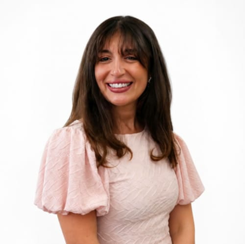 Headshot of Leanna Acquaro, LCSW