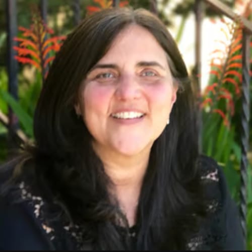 Headshot of Shanna Holladay, LMFT