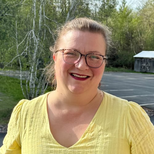 Headshot of Elizabeth Moss, LICSW
