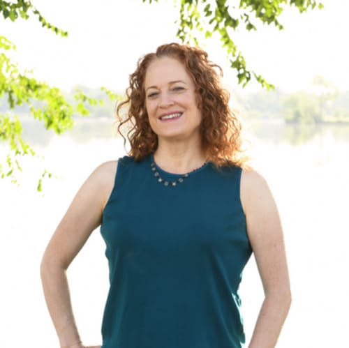 Headshot of Karen Wise, LPC