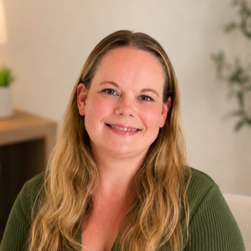Headshot of Rebecca Edwards, LICSW