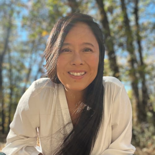 Headshot of Jenny Tu, LMFT