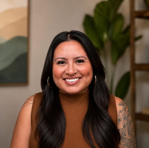Headshot of Jeanette Flores, LCSW