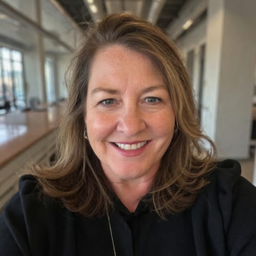 Headshot of Robin Kelly-Weber, LMSW