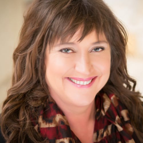 Headshot of Lisa Lewis, LPC