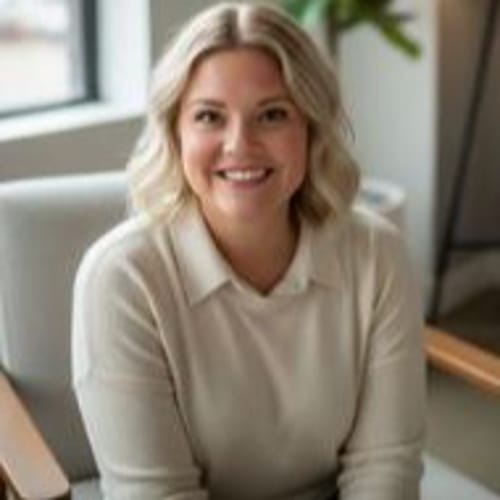 Headshot of Amanda Kelly, LPC