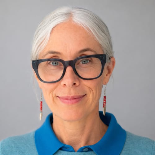 Headshot of Robbi Woltring, LCSW