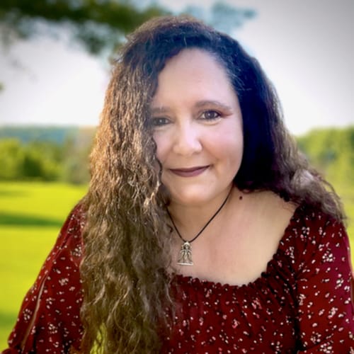 Headshot of Mariel Furstner, LCSW