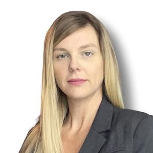Headshot of Stephanie Gonzalez, LCSW