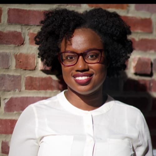 Headshot of Laurie Val, LMHC