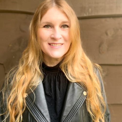 Headshot of Amanda Cole, LPC