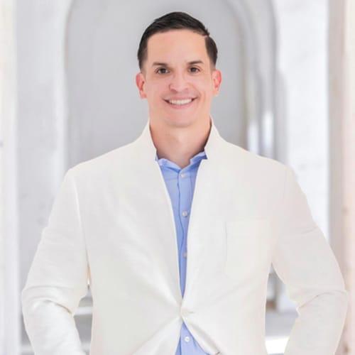 Headshot of Israel Gonzalez Cruz, LMFT