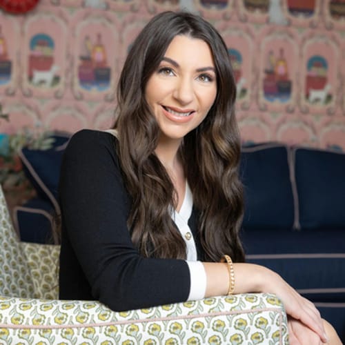 Headshot of Dina Tsihlas, LCSW_C