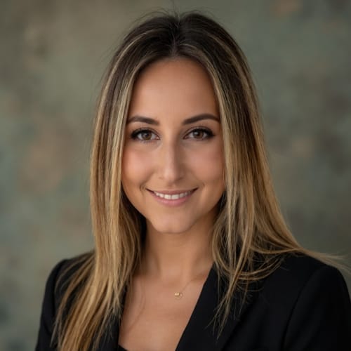 Headshot of Tara Levine, LCSW