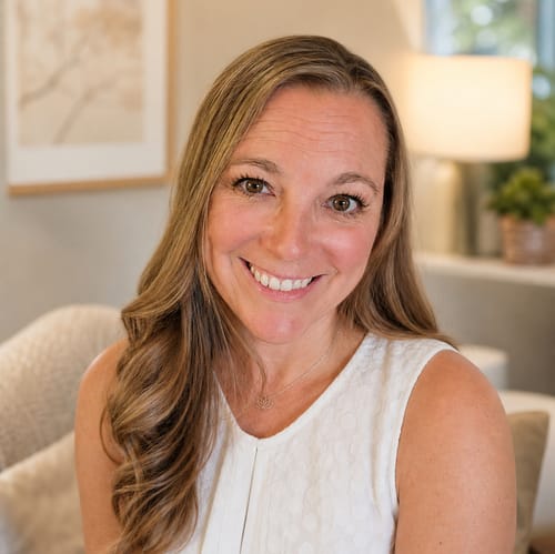 Headshot of Lisa Behling, LCSW