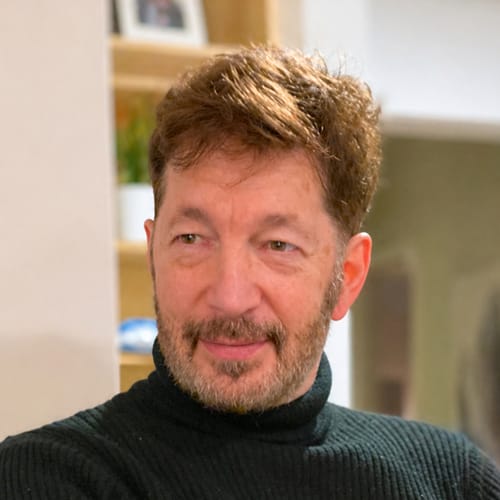 Headshot of Ross Grossman, LMFT