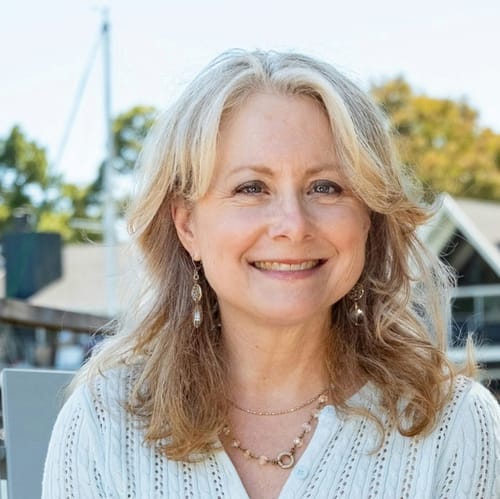 Headshot of Joanne Bobes, LCSW
