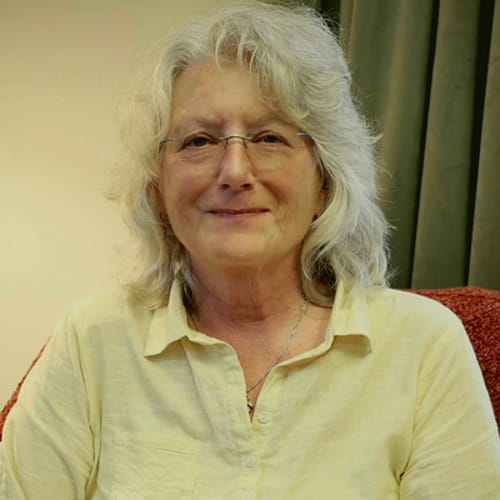 Headshot of Lisa Roberson, LCSW