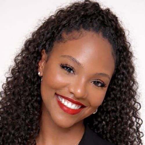 Headshot of Takeisa Dixon, LCSW