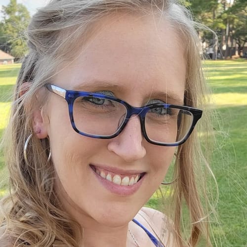 Headshot of Randi Nowell, LMFT