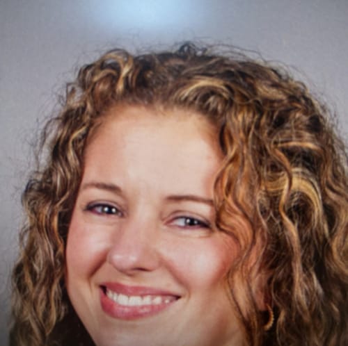 Headshot of Elise Meckbach, LPC