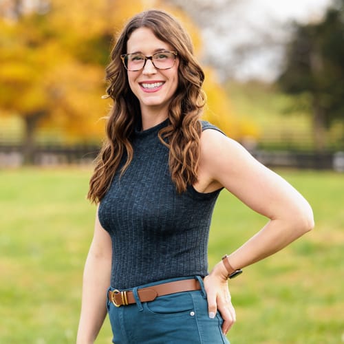 Headshot of Laura Cassidy, LPCC