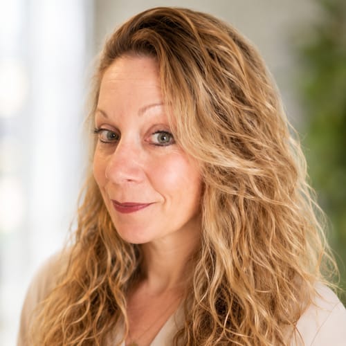 Headshot of Lisa Chown, LICSW