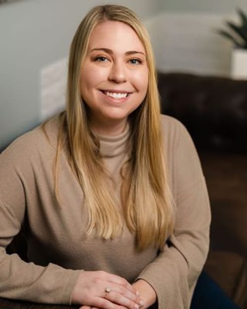Headshot of Chloe Ennis, LCSW