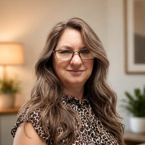 Headshot of Cheryl Lee, LCSW