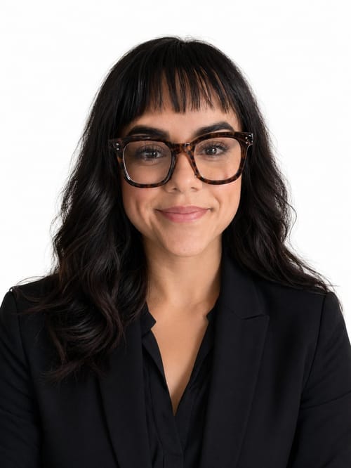 Headshot of Mirella Vera Duarte, LMFT
